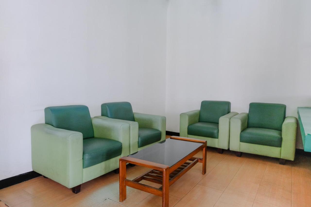 Taman Indah Hotel 2*